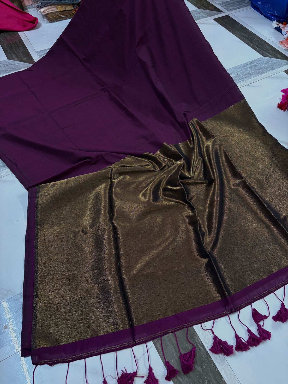 Brunelle Kadi Cotton Saree – Traditional Zari Border with Contrast Blouse