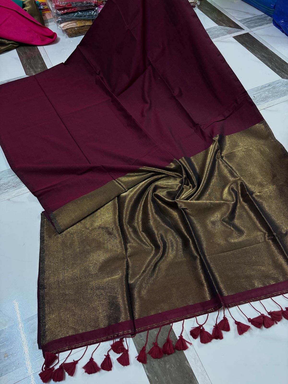 Brunelle Kadi Cotton Saree – Traditional Zari Border with Contrast Blouse
